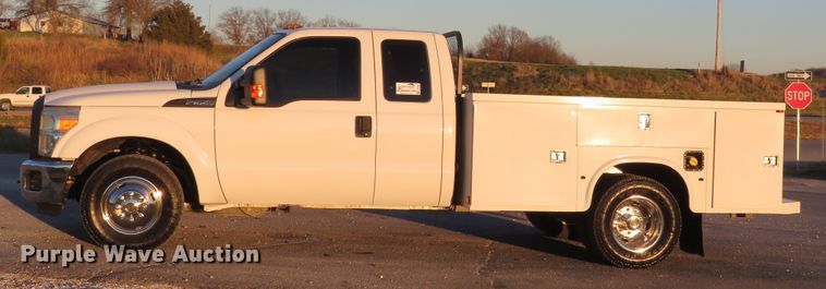 image for item DI3897 2013 Ford F350 Super Duty XL  SuperCab utility bed pickup truck