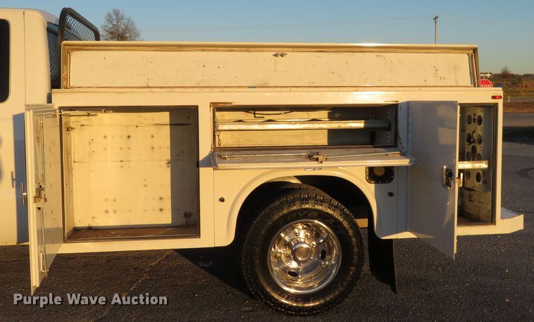 image for item DI3897 2013 Ford F350 Super Duty XL  SuperCab utility bed pickup truck