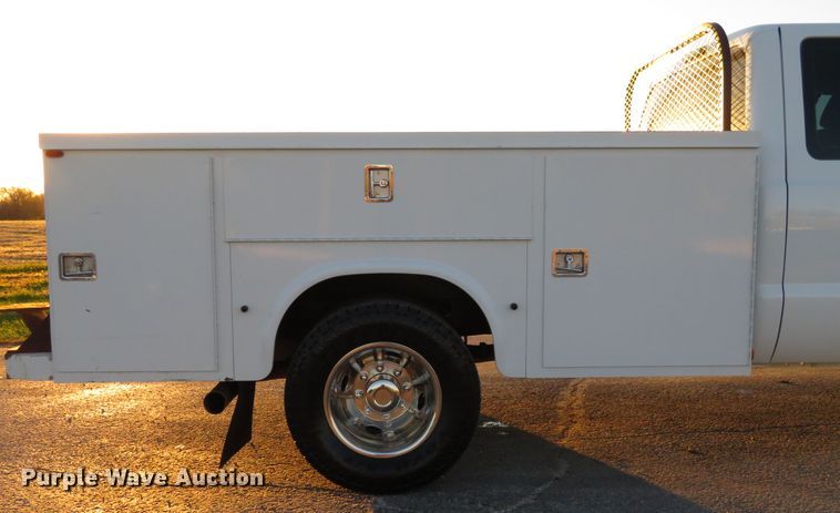 image for item DI3897 2013 Ford F350 Super Duty XL  SuperCab utility bed pickup truck