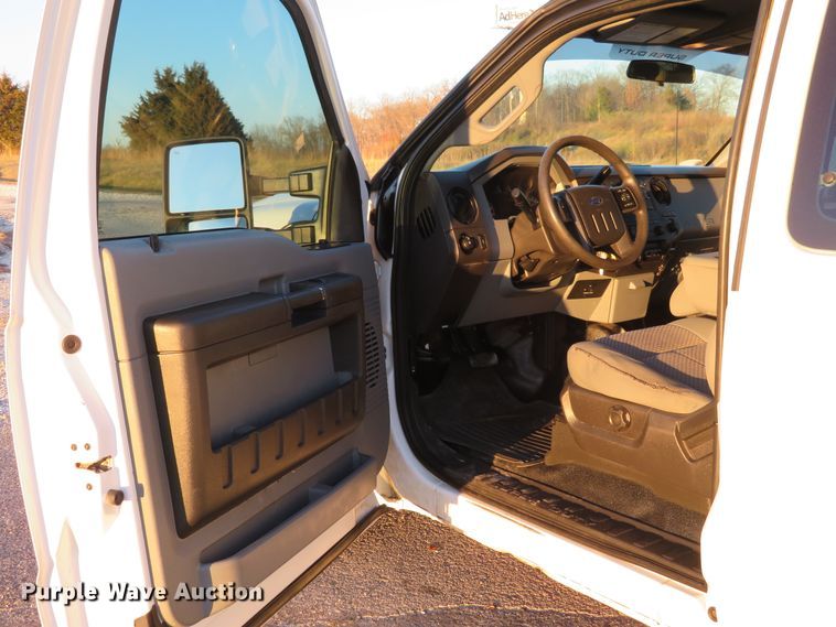 image for item DI3897 2013 Ford F350 Super Duty XL  SuperCab utility bed pickup truck