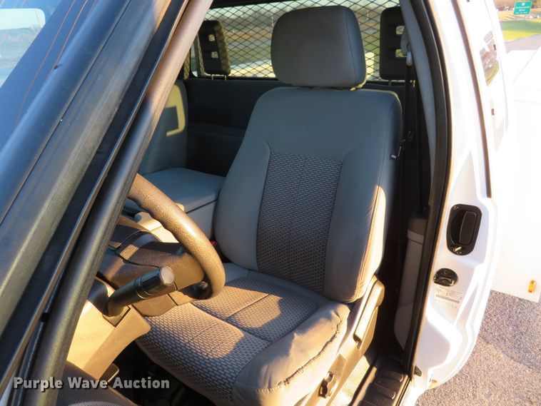 image for item DI3897 2013 Ford F350 Super Duty XL  SuperCab utility bed pickup truck