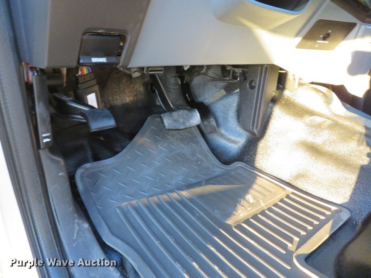 image for item DI3897 2013 Ford F350 Super Duty XL  SuperCab utility bed pickup truck