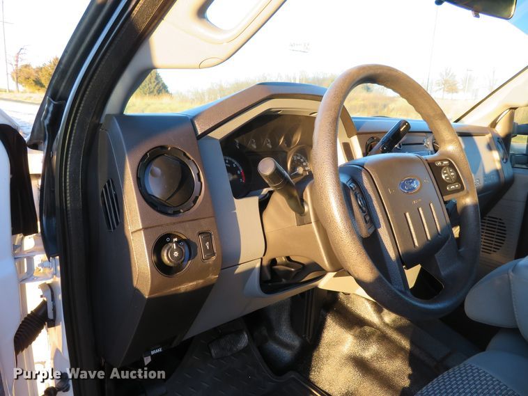 image for item DI3897 2013 Ford F350 Super Duty XL  SuperCab utility bed pickup truck