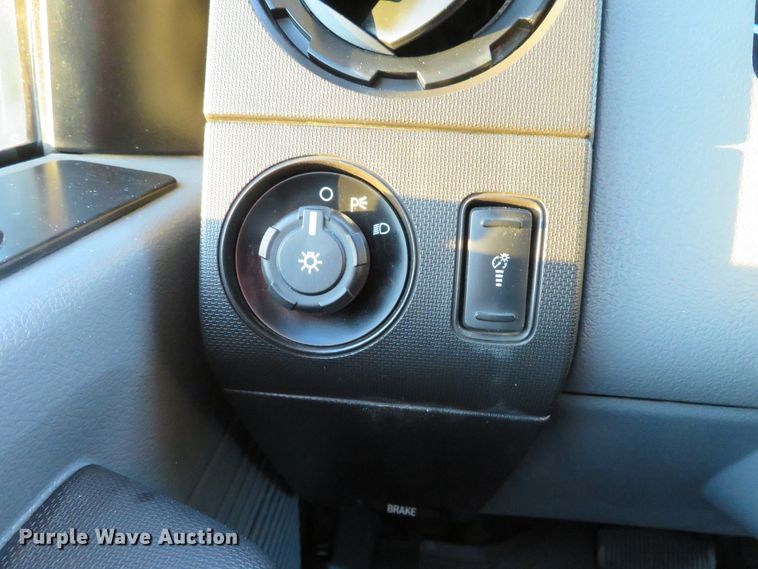 image for item DI3897 2013 Ford F350 Super Duty XL  SuperCab utility bed pickup truck