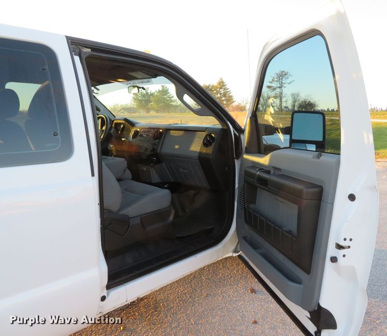 image for item DI3897 2013 Ford F350 Super Duty XL  SuperCab utility bed pickup truck