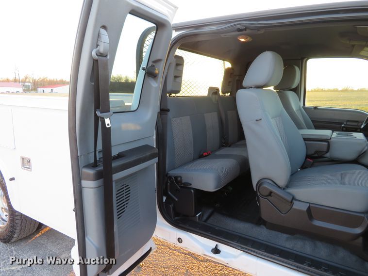 image for item DI3897 2013 Ford F350 Super Duty XL  SuperCab utility bed pickup truck