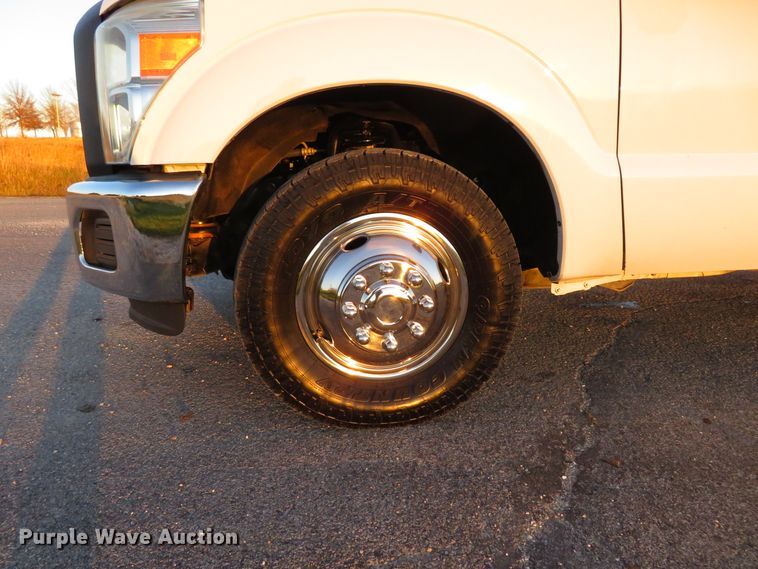 image for item DI3897 2013 Ford F350 Super Duty XL  SuperCab utility bed pickup truck