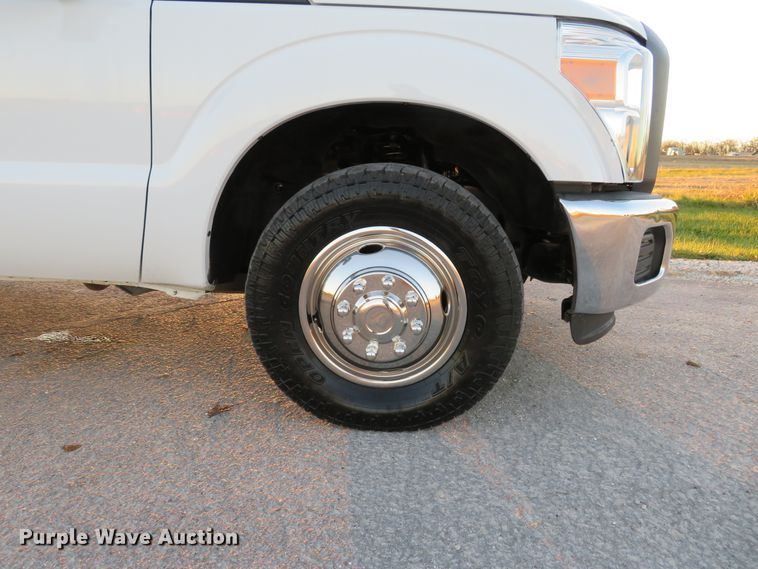 image for item DI3897 2013 Ford F350 Super Duty XL  SuperCab utility bed pickup truck