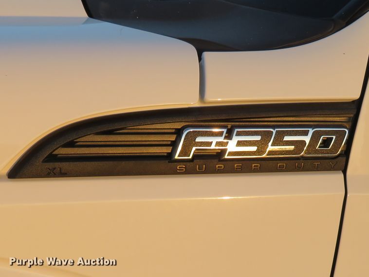 image for item DI3897 2013 Ford F350 Super Duty XL  SuperCab utility bed pickup truck