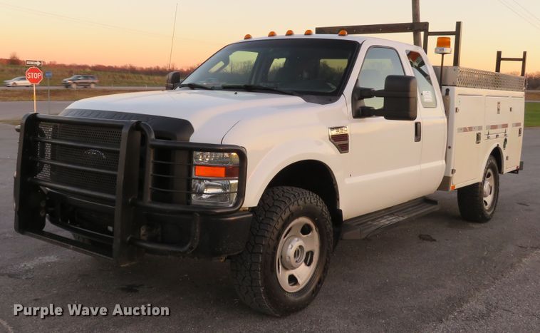 image for item DI3898 2009 Ford F350 Super Duty XL  SuperCab utility bed pickup truck