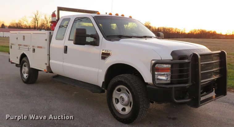 image for item DI3898 2009 Ford F350 Super Duty XL  SuperCab utility bed pickup truck