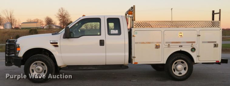 image for item DI3898 2009 Ford F350 Super Duty XL  SuperCab utility bed pickup truck