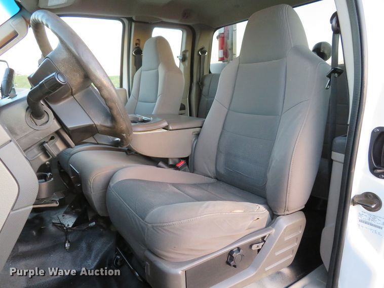 image for item DI3898 2009 Ford F350 Super Duty XL  SuperCab utility bed pickup truck