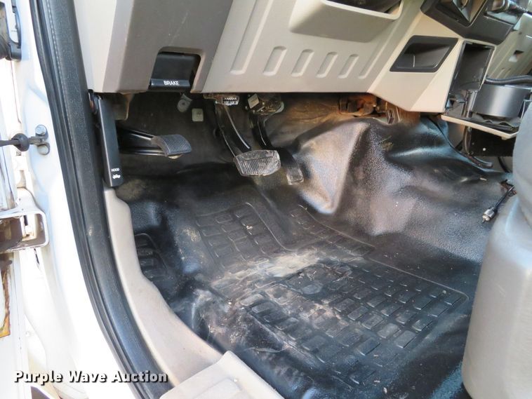 image for item DI3898 2009 Ford F350 Super Duty XL  SuperCab utility bed pickup truck