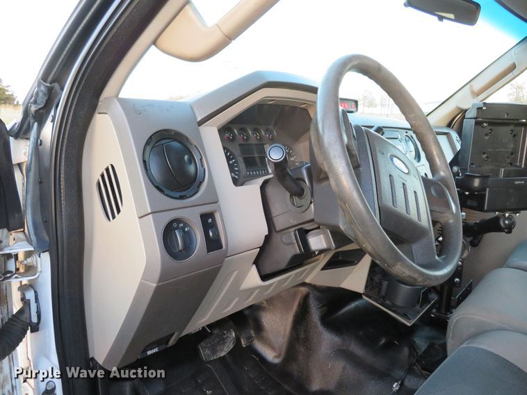 image for item DI3898 2009 Ford F350 Super Duty XL  SuperCab utility bed pickup truck