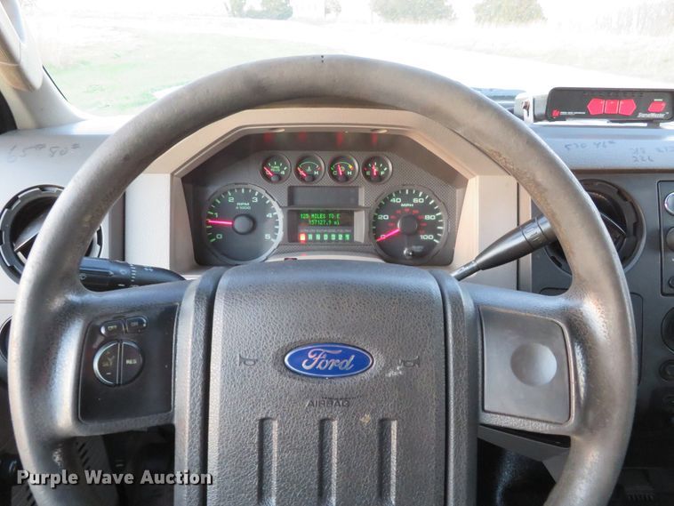 image for item DI3898 2009 Ford F350 Super Duty XL  SuperCab utility bed pickup truck