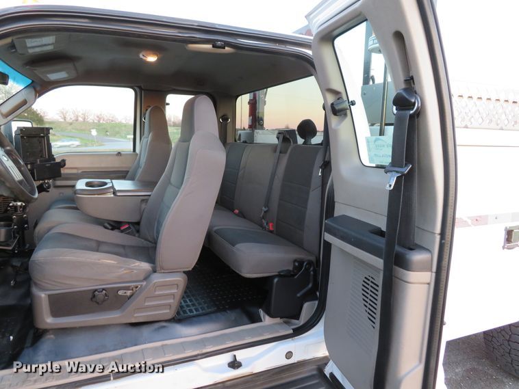 image for item DI3898 2009 Ford F350 Super Duty XL  SuperCab utility bed pickup truck