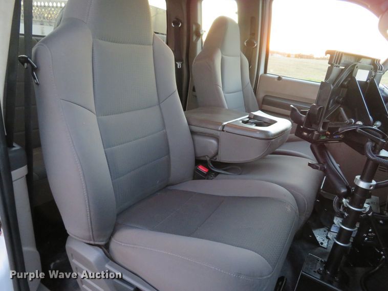 image for item DI3898 2009 Ford F350 Super Duty XL  SuperCab utility bed pickup truck