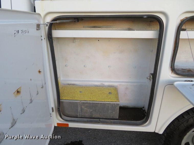 image for item DI3898 2009 Ford F350 Super Duty XL  SuperCab utility bed pickup truck