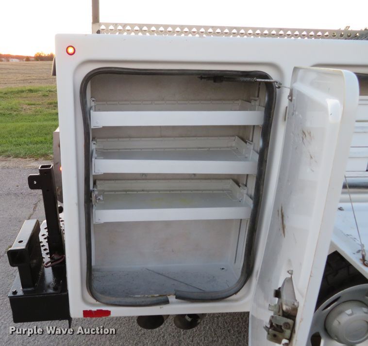 image for item DI3898 2009 Ford F350 Super Duty XL  SuperCab utility bed pickup truck