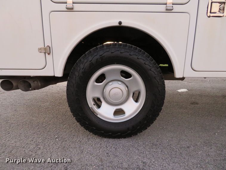 image for item DI3898 2009 Ford F350 Super Duty XL  SuperCab utility bed pickup truck