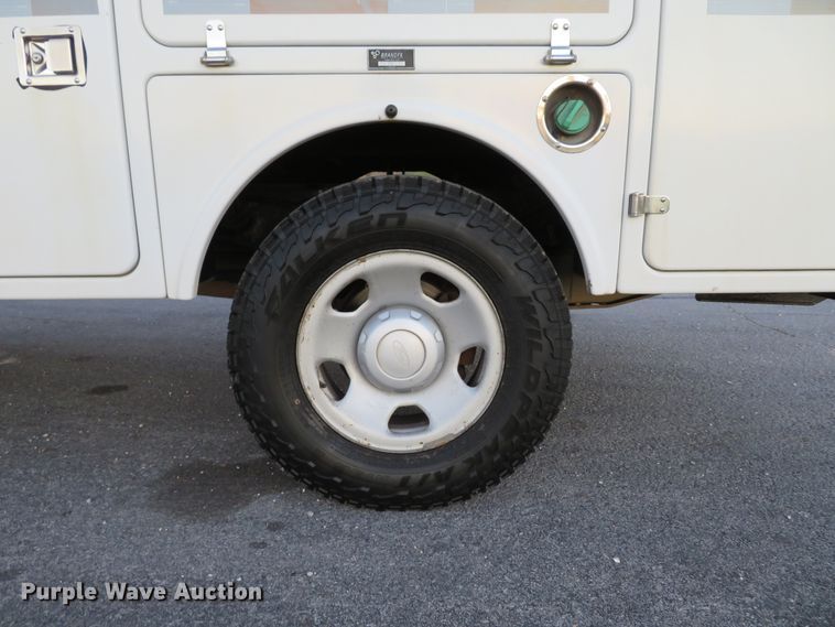 image for item DI3898 2009 Ford F350 Super Duty XL  SuperCab utility bed pickup truck