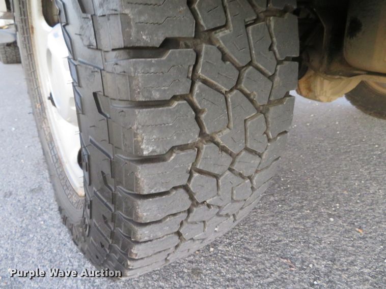 image for item DI3898 2009 Ford F350 Super Duty XL  SuperCab utility bed pickup truck