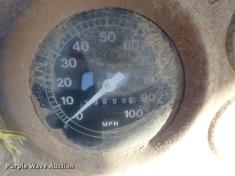 image for item DI7295 1977 Ford L8000  truck cab and chassis