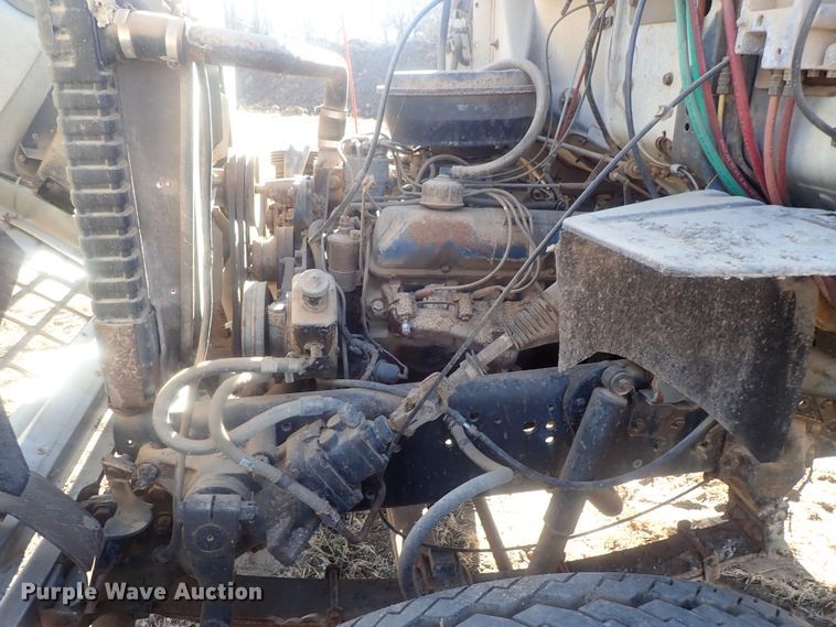 image for item DI7295 1977 Ford L8000  truck cab and chassis