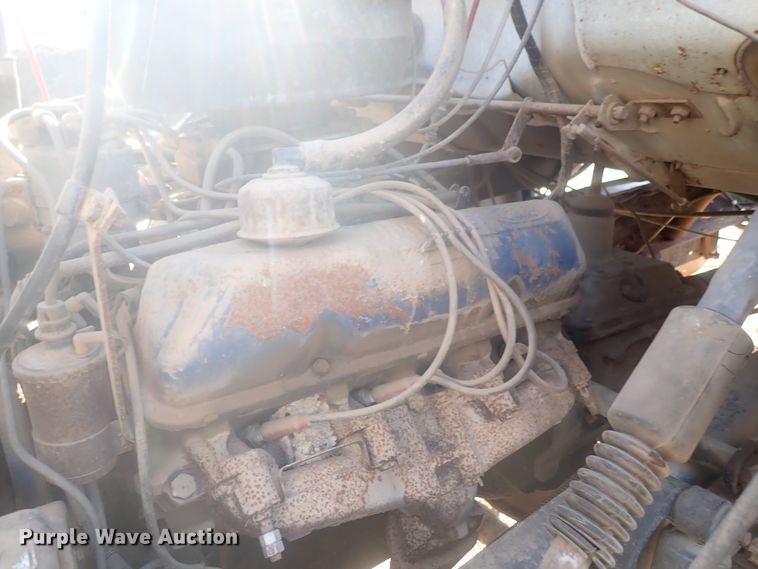 image for item DI7295 1977 Ford L8000  truck cab and chassis