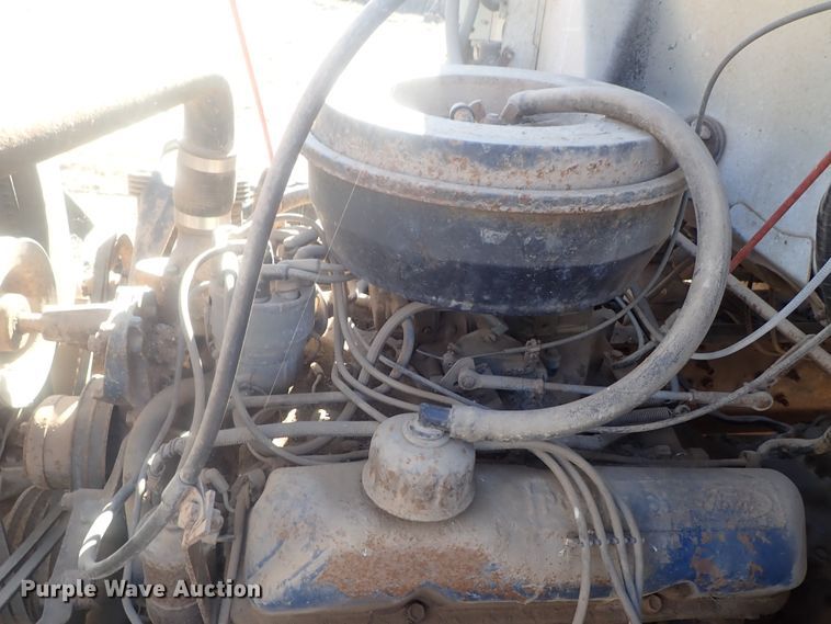 image for item DI7295 1977 Ford L8000  truck cab and chassis