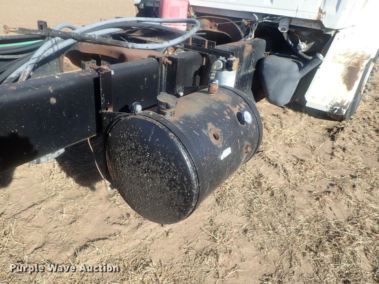 image for item DI7295 1977 Ford L8000  truck cab and chassis