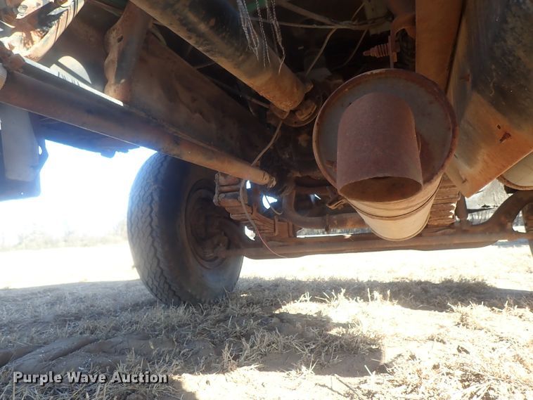 image for item DI7295 1977 Ford L8000  truck cab and chassis