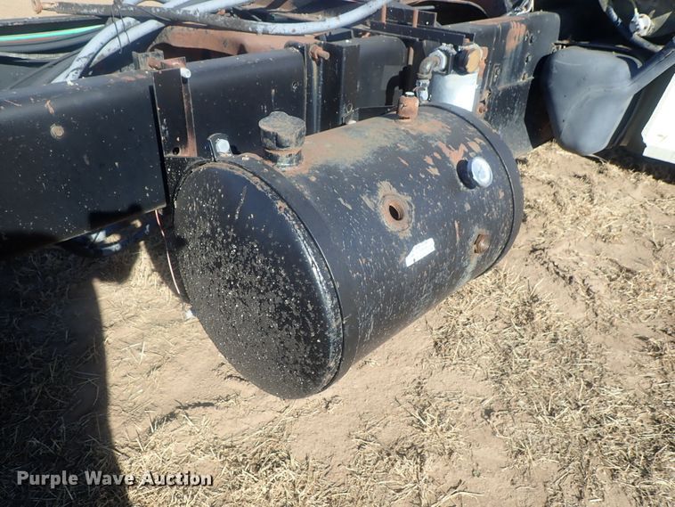 image for item DI7295 1977 Ford L8000  truck cab and chassis