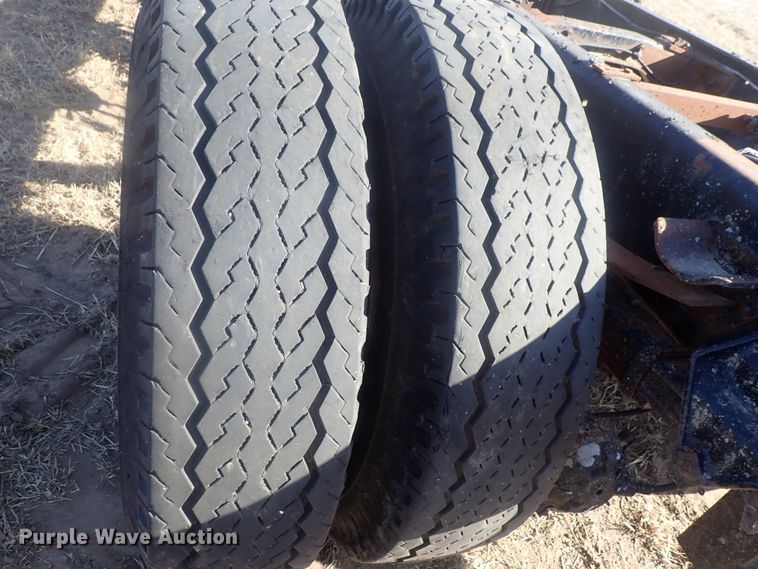 image for item DI7295 1977 Ford L8000  truck cab and chassis