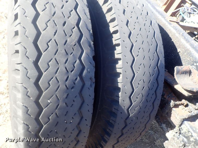 image for item DI7295 1977 Ford L8000  truck cab and chassis