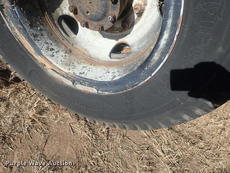 image for item DI7295 1977 Ford L8000  truck cab and chassis