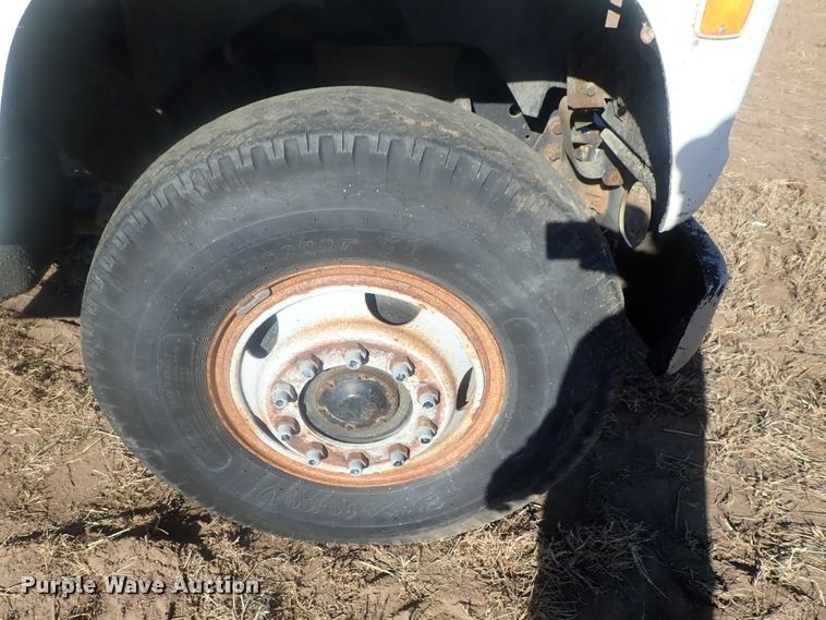 image for item DI7295 1977 Ford L8000  truck cab and chassis