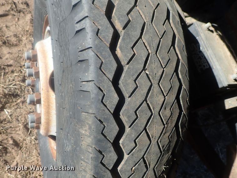 image for item DI7295 1977 Ford L8000  truck cab and chassis