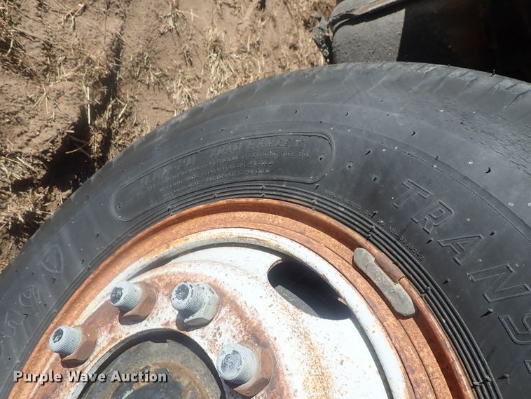 image for item DI7295 1977 Ford L8000  truck cab and chassis