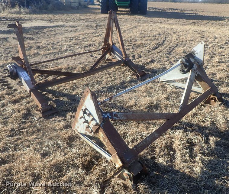 image for item DI7351 (2) trailer landing gears