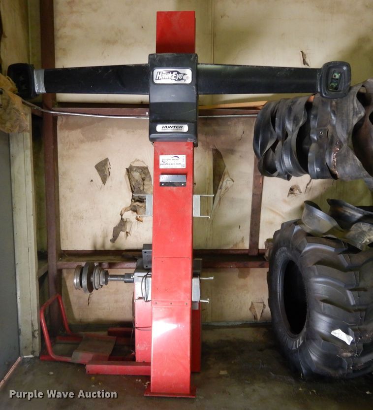 Hunter alignment machine in Emporia, KS Item DI8074 sold Purple Wave