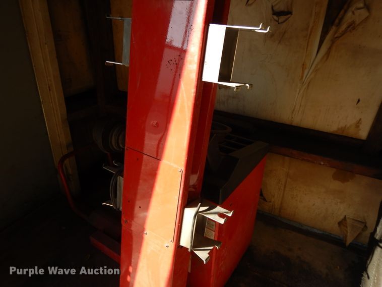 image for item DI8074 Hunter alignment machine