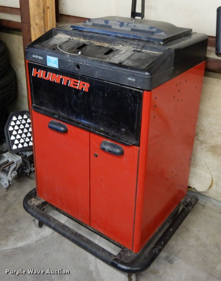 image for item DI8074 Hunter alignment machine