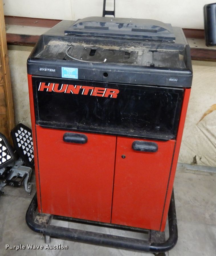 image for item DI8074 Hunter alignment machine