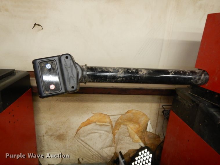 image for item DI8075 Hunter alignment machine