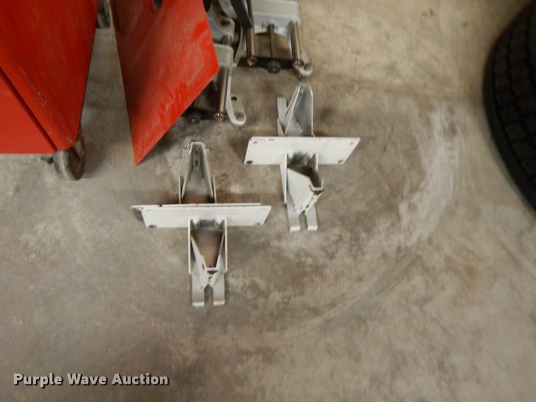 image for item DI8075 Hunter alignment machine