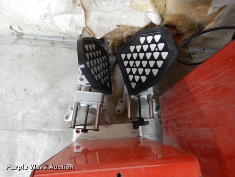 image for item DI8075 Hunter alignment machine