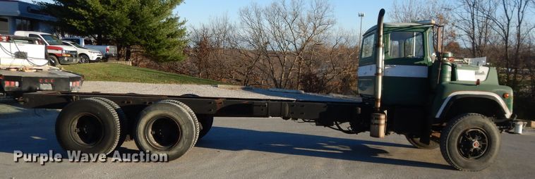 image for item DI8082 1984 Mack DM685S  truck cab and chassis