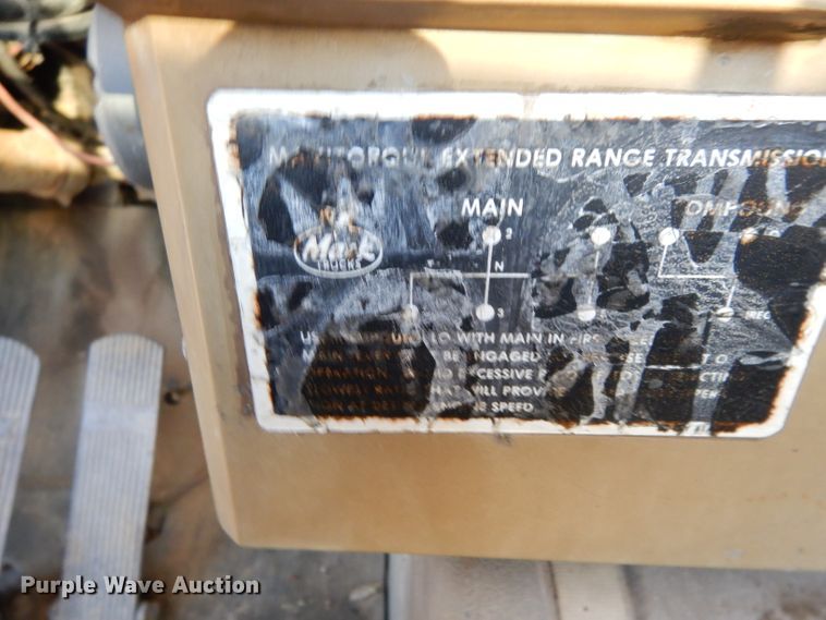 image for item DI8082 1984 Mack DM685S  truck cab and chassis